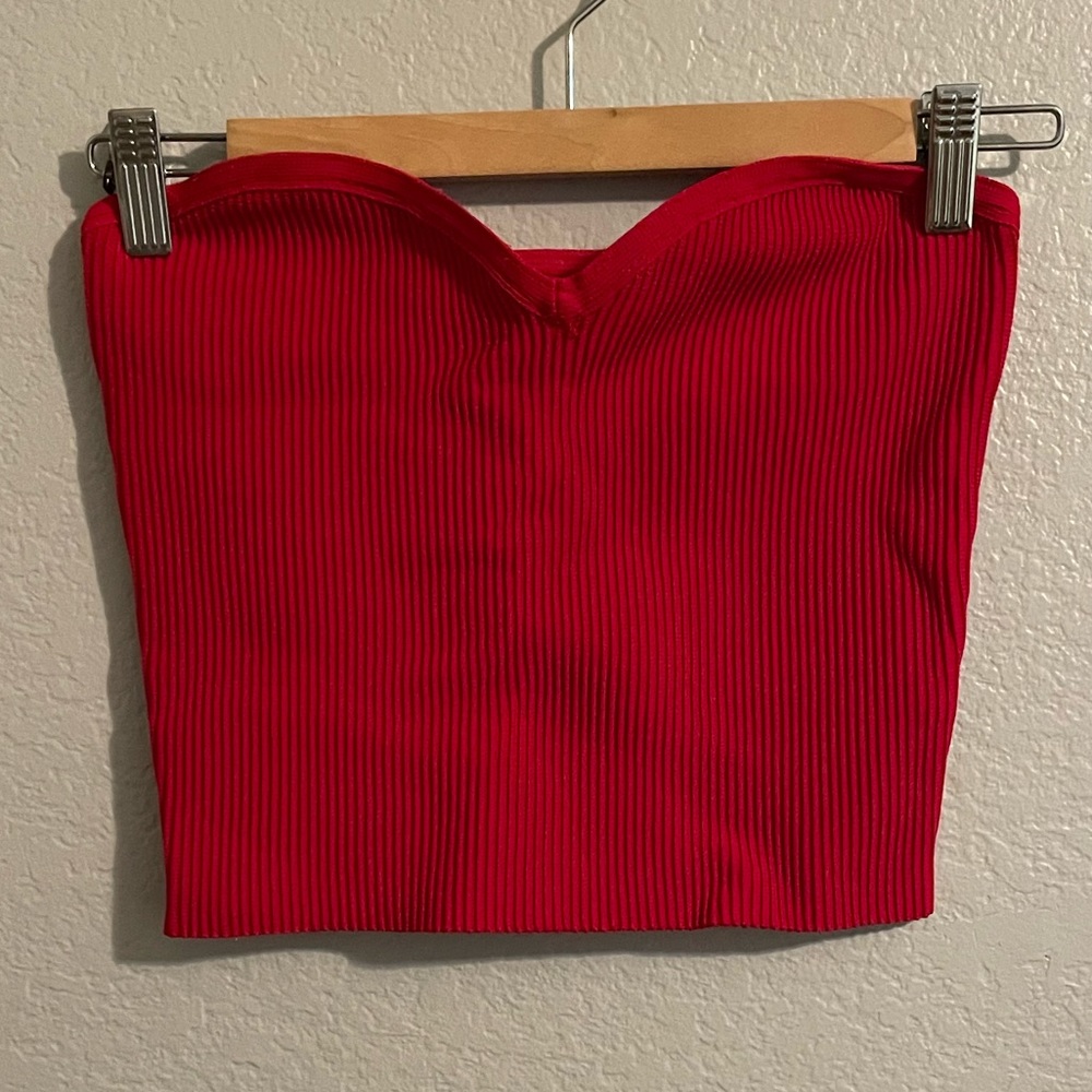 Aritzia crop top.